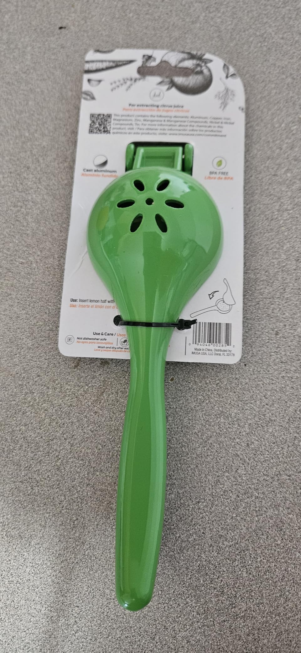 IMUSA Lemon or Lime Manual Squeezer, Citrus Juicer for Max Extraction, Green customer photo 1