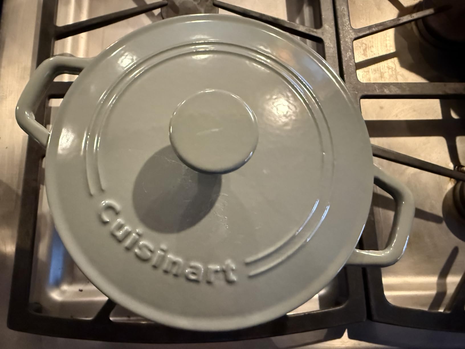Cuisinart Chef's Classic Enameled Cast Iron Round Covered Casserole (Cardinal Red, 7-Quart) customer photo 1