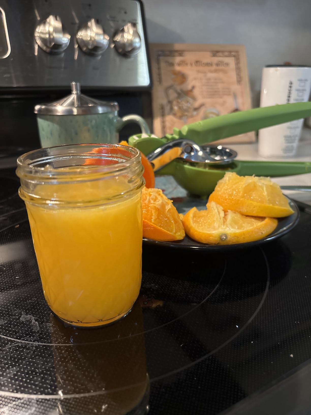 Chef'n FreshForce Lemon Squeezer Citrus Juicer, Manual Hand Press with Dual-Gear Power for Maximum Juice Extraction, Durable, Yellow customer photo 1