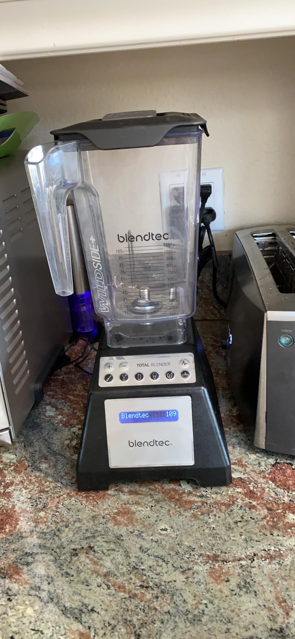 Blendtec Total Classic Original Blender | WildSide+ Jar (90 oz), 6 Pre-programmed Cycles, 10-speeds customer photo 1