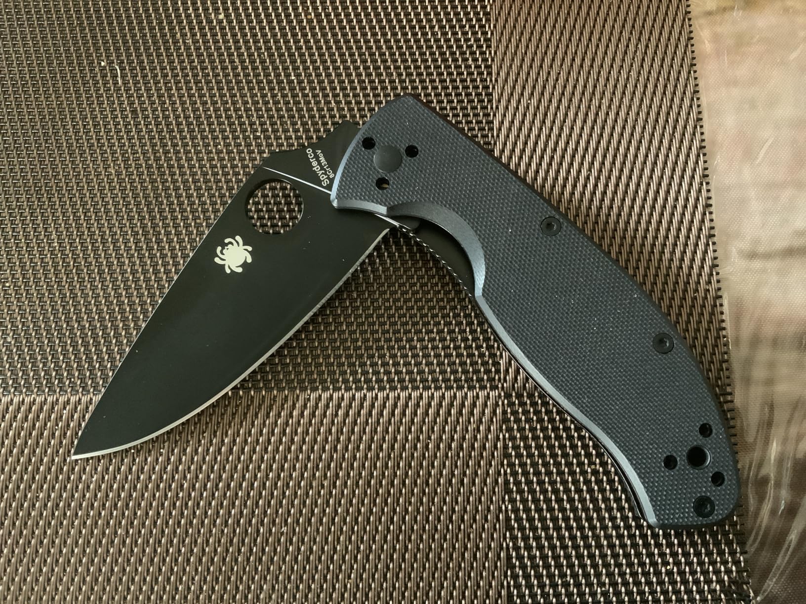 Spyderco Tenacious Folding Pocket Knife with 3.3