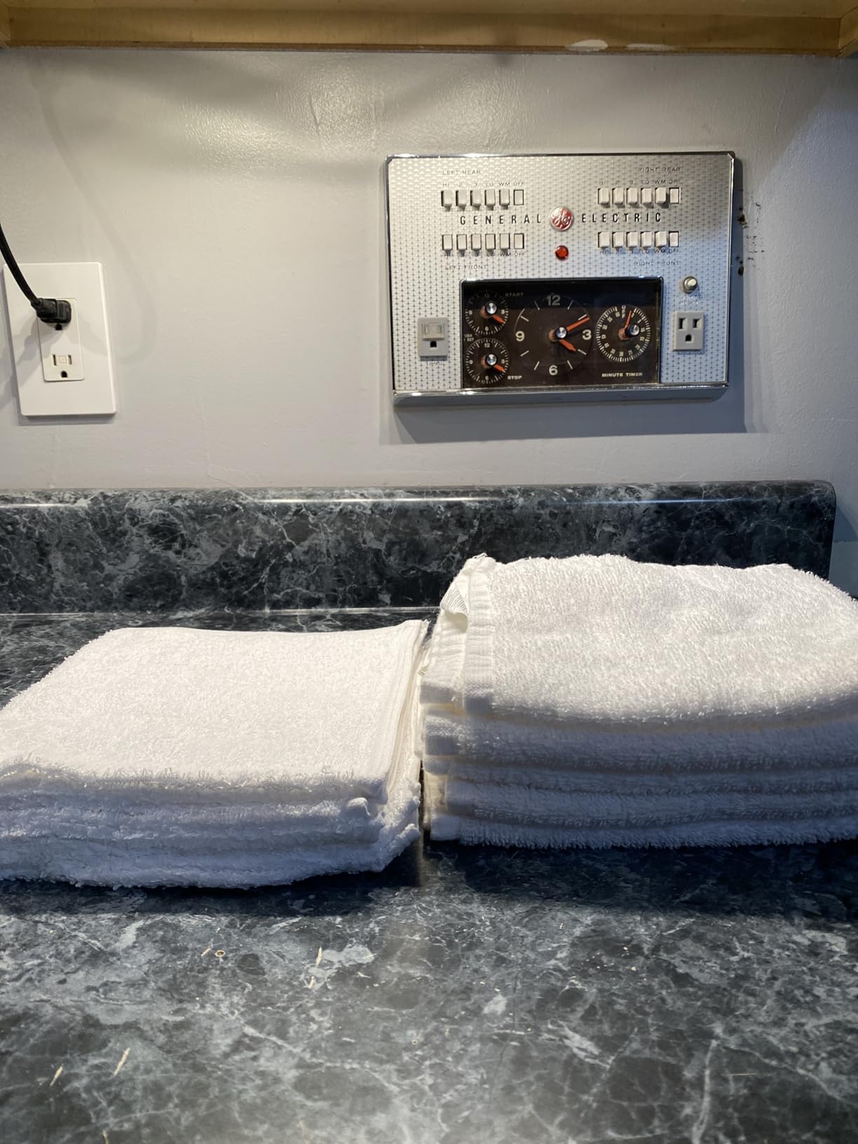 Utopia Towels Kitchen Bar Mops, Pack of 12, 16 by 19 Inches, 100% Cotton Super Absorbent White Towels, Multi-Purpose Cleaning Towels for Home and Kitchen Bars customer photo 1