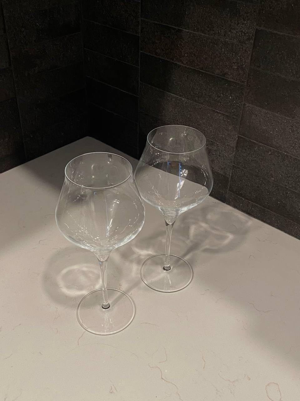 Luigi Bormioli Supremo Burgundy Red Wine Glasses, Set of 2 - 22 Oz Wine Stemware with Enhanced Aromatics for Burgundy, Barolo, Bourgogne, Nebbiolo & Pinot Nero Wines - Crystal Drinking Glass Set customer photo 1