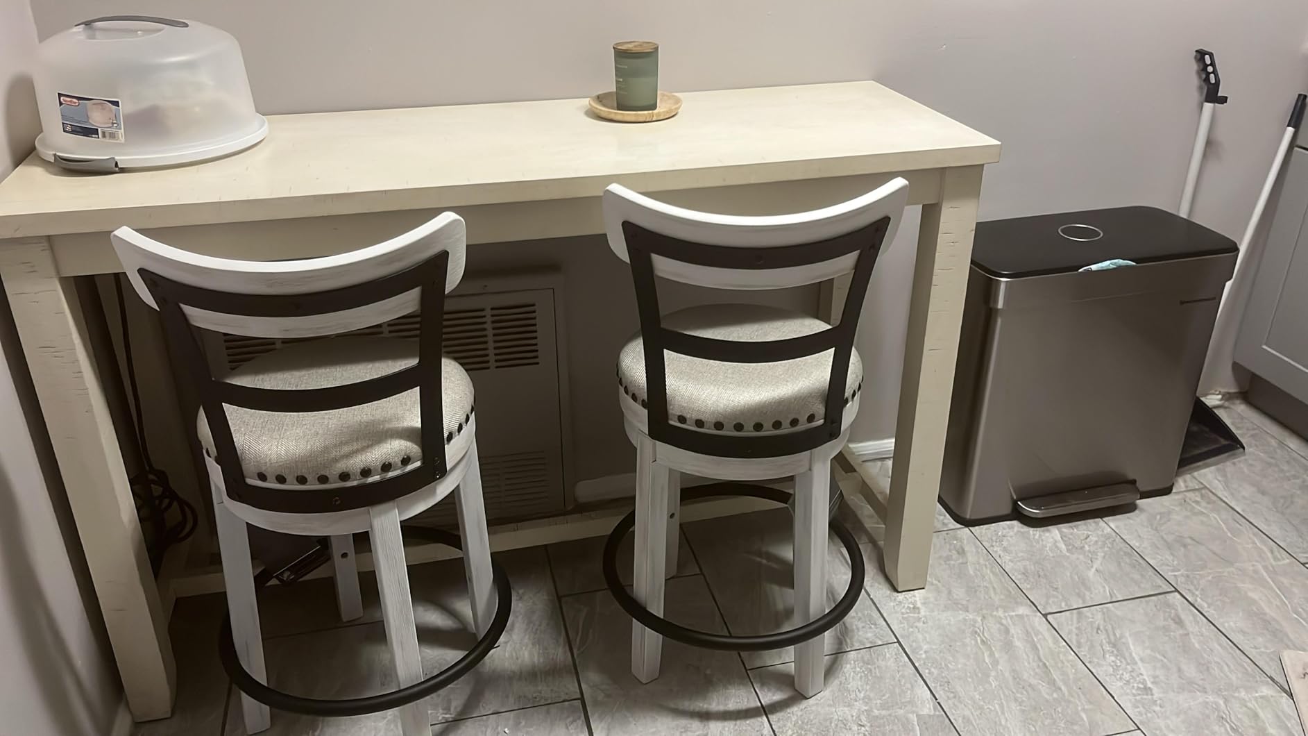 Signature Design by Ashley Pinnadel Bar Stool, Swivel Counter Height Stool Chair With Faux Leather Seat, Wood and Metal Frame for Kitchen Island With Seating, Light Brown customer photo 2