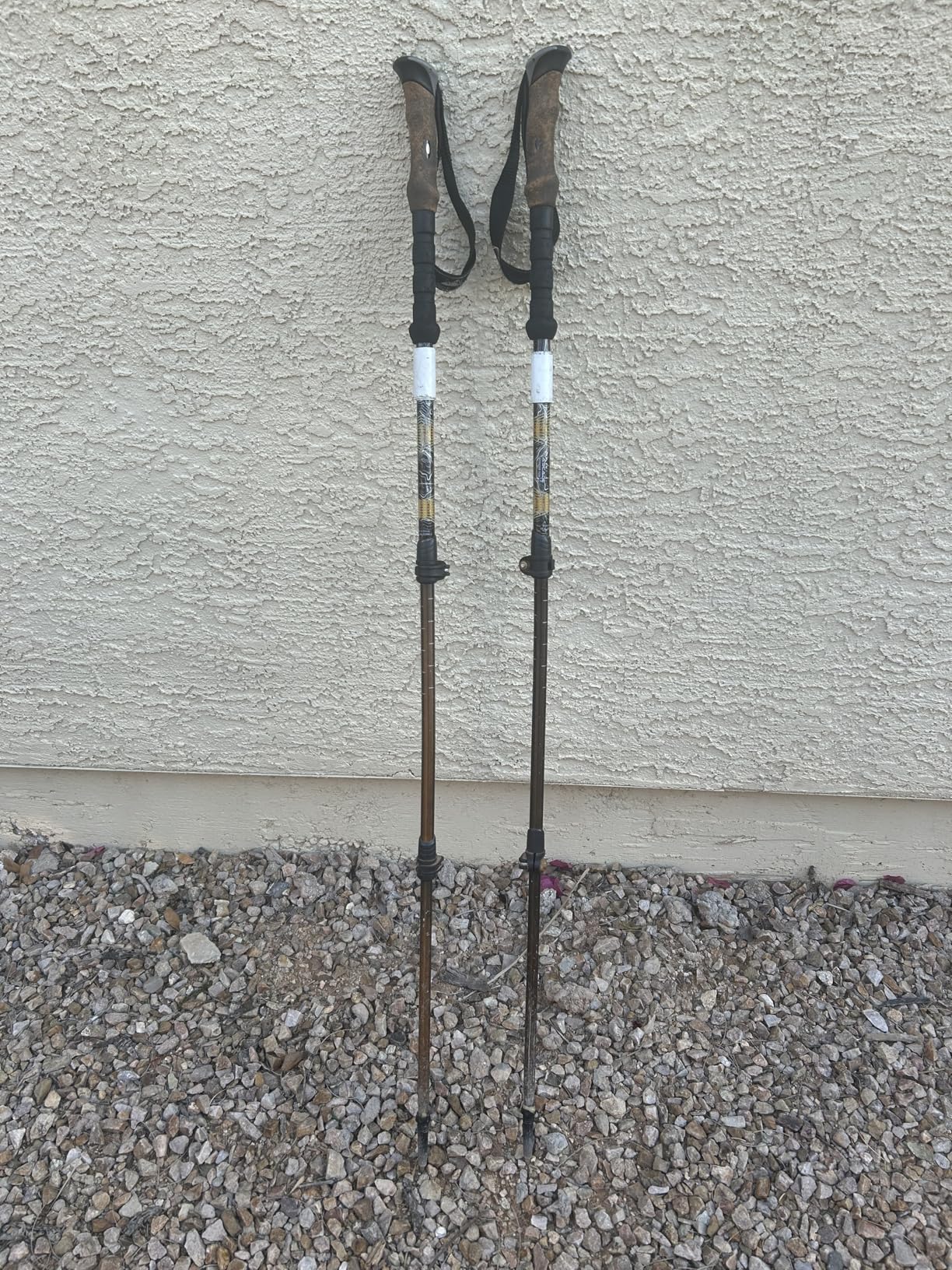 Cascade Mountain Tech Lightweight Aircraft-Grade Aluminum Trekking Poles with Extended Down Grip Plus Tip Kit customer photo 2