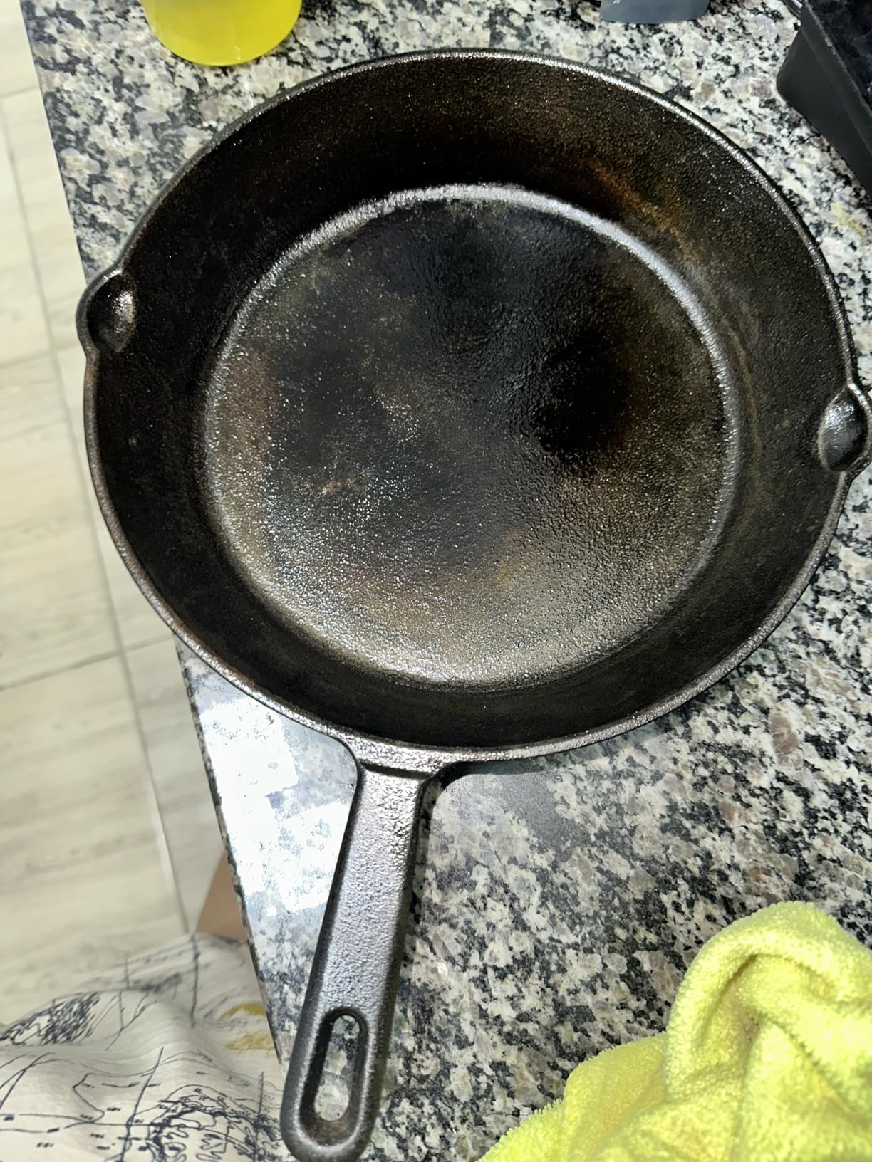 Utopia Kitchen Cast Iron Skillets 3 Piece Set, Pre-Seasoned Cast Iron Skillets, 6, 8 & 10 Inches, Easy Use in the Oven, Stove, Grill, or Campfire, Black customer photo 1