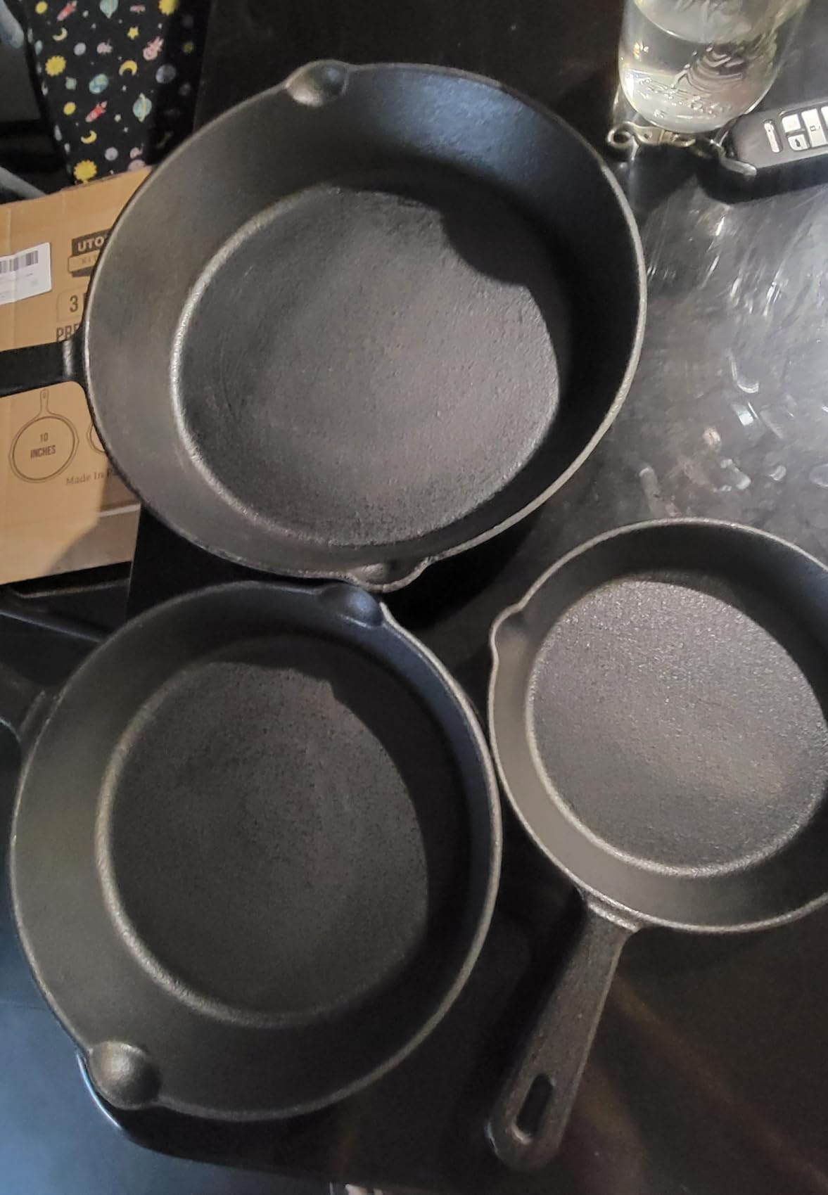 Utopia Kitchen Cast Iron Skillets 3 Piece Set, Pre-Seasoned Cast Iron Skillets, 6, 8 & 10 Inches, Easy Use in the Oven, Stove, Grill, or Campfire, Black customer photo 2