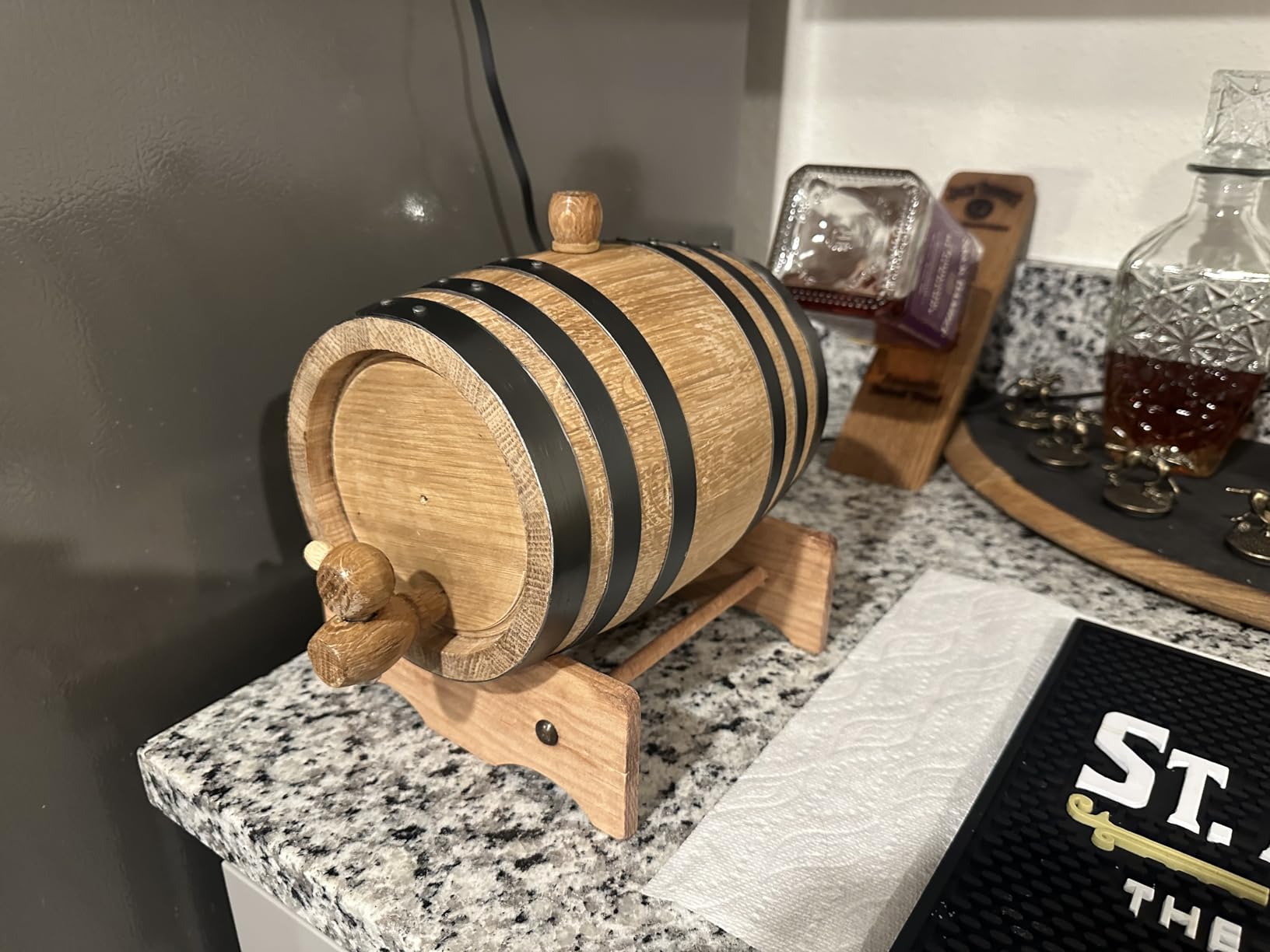 Red Head Barrels - 1 L Premium Distillery-Grade Oak Barrels for Aging Whiskey, Rum, and More, Ideal for Whiskey Barrel or Wine Barrel, American Charred Oak Barrel with 12-Page Cocktail Recipe Booklet customer photo 1