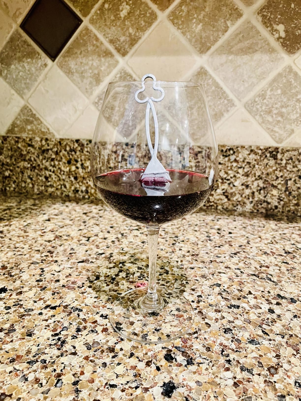 PureWine The Wand Wine Purifier - Red & White Wine Filters for Histamines & Sulfites, Sulfite Remover Sticks, Helps Allergies & Headaches, Gift Accessories for Women & Men customer photo 1