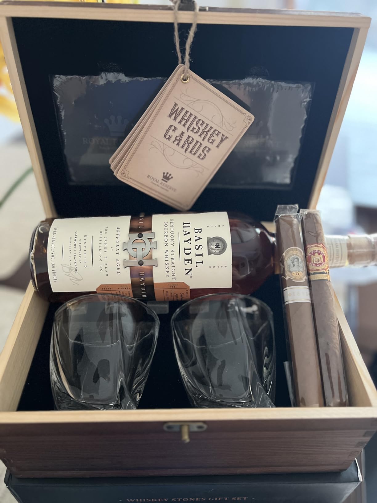 Gifts for Men, Whiskey Decanter Globe Set with 2 Etched Whiskey Glasses - for Liquor Scotch Bourbon Vodka, Gifts For Dad - 850ml customer photo 2