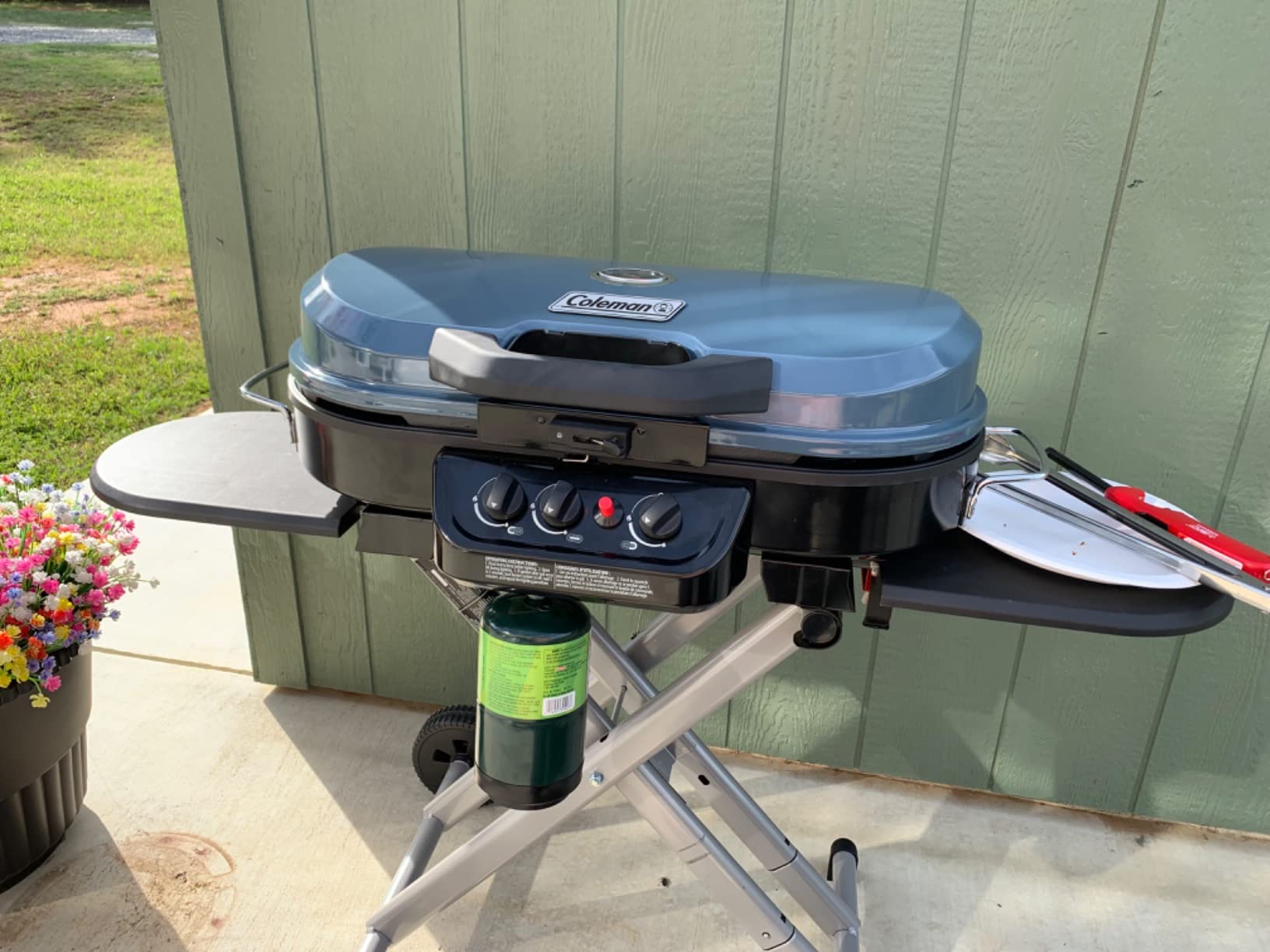 Coleman RoadTrip 285 Portable Stand-Up Propane Grill with 3 Adjustable Burners & Instastart Ignition, 20,000 BTUs of Power for Outdoor Cooking, Camping, Tailgating, Grilling, BBQs, & More customer photo 2