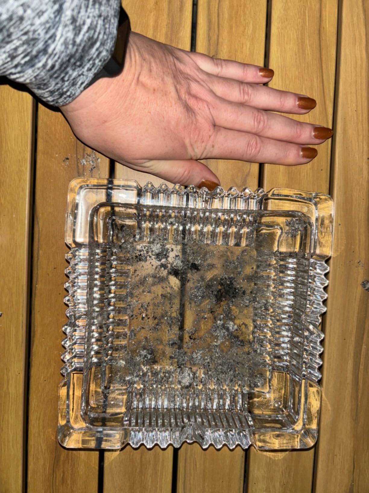 Ashtray, 7x7 inch Large Glass Ashtray for cigarette cigar, Clear Crystal Ash trays, Glass Square Ashtrays for Home Outdoor Patio Office customer photo 2