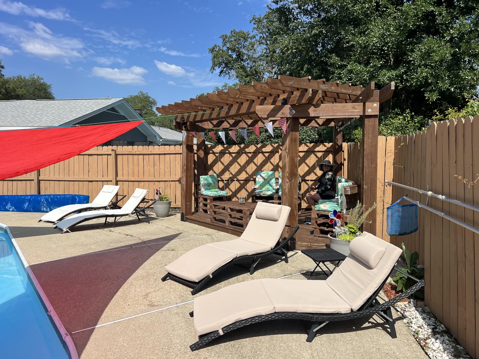 Devoko Patio Chaise Lounge Sets Outdoor Rattan Adjustable Back 3 Pieces Cushioned Patio Folding Chaise Lounge with Folding Table customer photo 2
