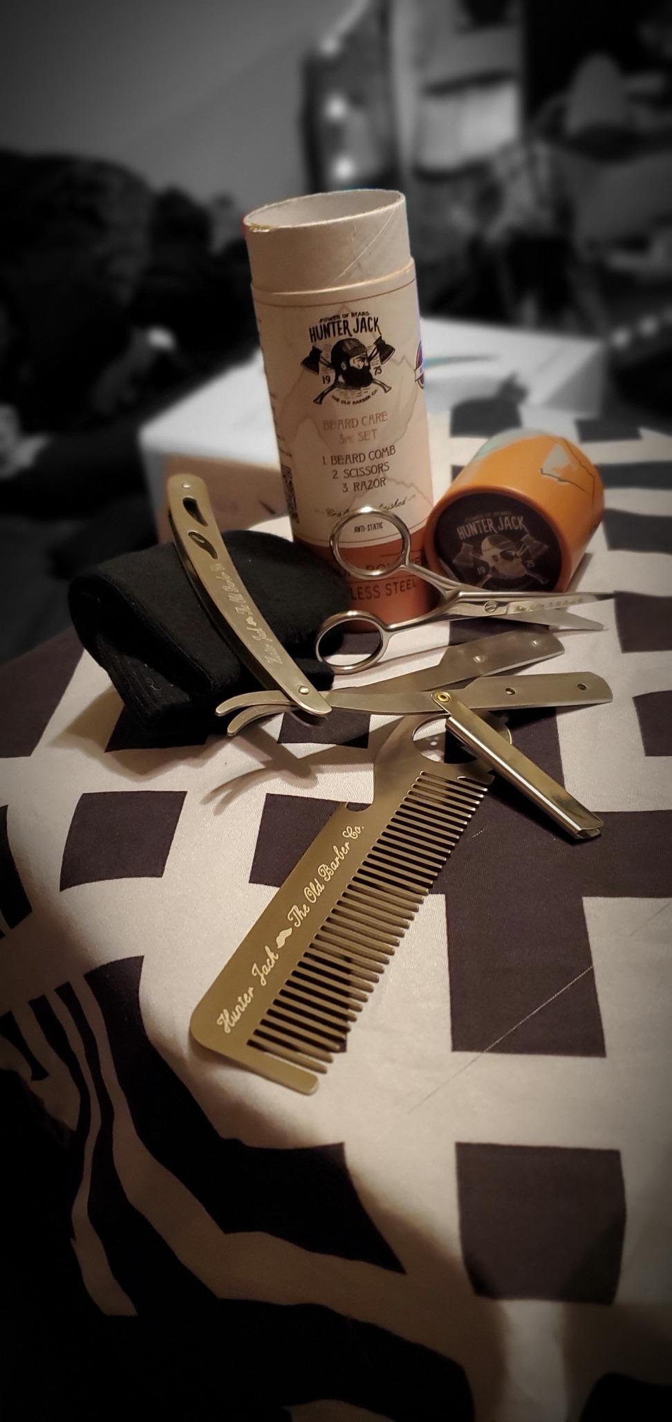 Straight Razor Kit - Complete Straight Razors for Men Kit with Beard Scissors & Metal Comb - Barber Razor for Men - 10 Extra Straight Edge Razor Blades for Shaving - Premium Polished Stainless Steel customer photo 2