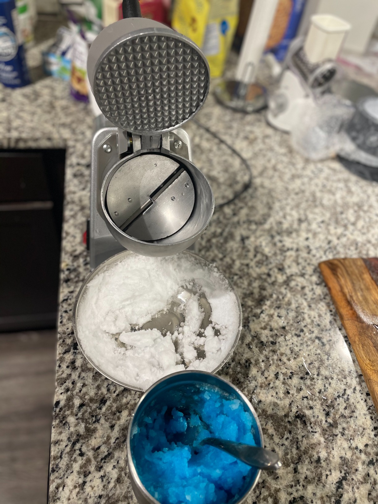 VIVOHOME Electric Ice Crusher Shaver Dual Blades Snow Cone Maker Machine Silver 173lbs/hr with Ice Pick for Home and Commercial Use customer photo 2