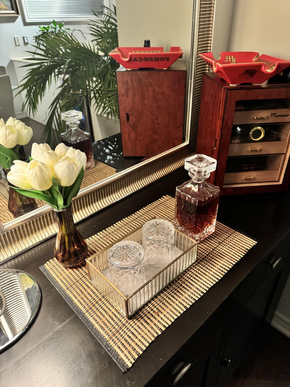 ELIDOMC 5PC Italian Crafted Crystal Whiskey Decanter & Whiskey Glasses Set, Crystal Decanter Set With 4 Whiskey Glasses, Whiskey Decanter Sets for Men customer photo 1