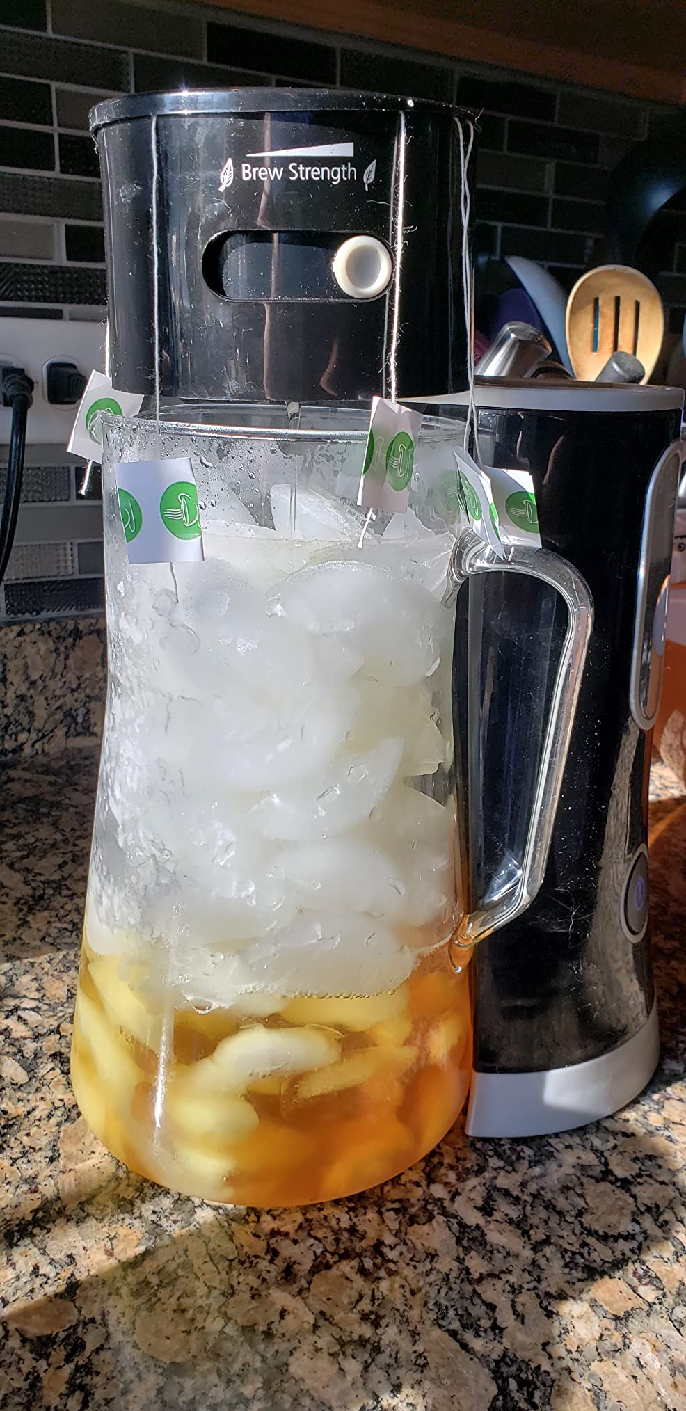 Simax Large Glass Pitcher With Spout, 2.5 Quart (80 Ounce) Borosilicate Glass Iced Tea Pitchers with Handle, Angled Cylinder Design, Glass Water Pitcher customer photo 1