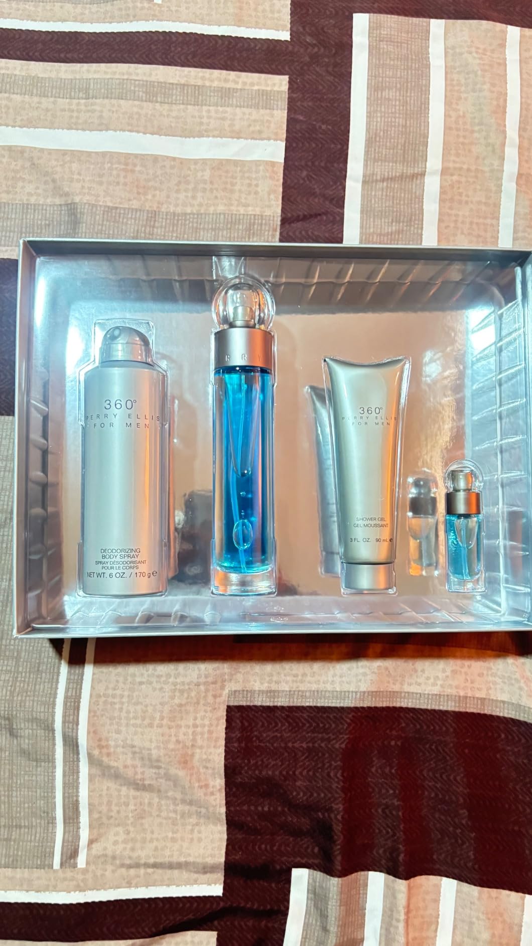 Perry Ellis 360 By Perry Ellis for Men - 4 Pc Gift Set 3.4oz Edt Spray, 6.8oz Deodorizing Body Spray, 3.0oz Shower Gel, 0.25oz Edt Spray, 4count customer photo 3