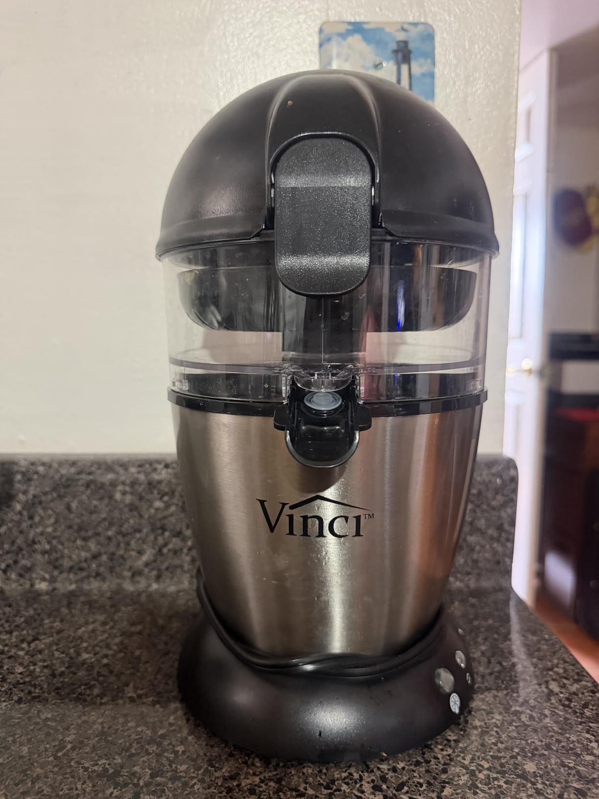 Vinci Hands Free Electric Citrus Juicer, 1-Button Juicer Machine, Orange Lime Grapefruit Lemon Squeezer, Easy to Clean Orange Juicer Squeezer, Black/Stainless Steel customer photo 1
