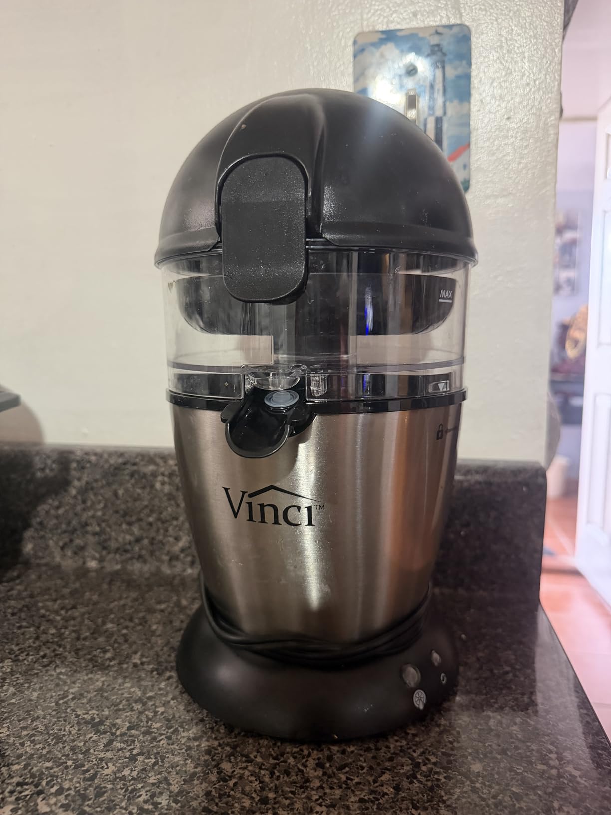 Vinci Hands Free Electric Citrus Juicer, 1-Button Juicer Machine, Orange Lime Grapefruit Lemon Squeezer, Easy to Clean Orange Juicer Squeezer, Black/Stainless Steel customer photo 2