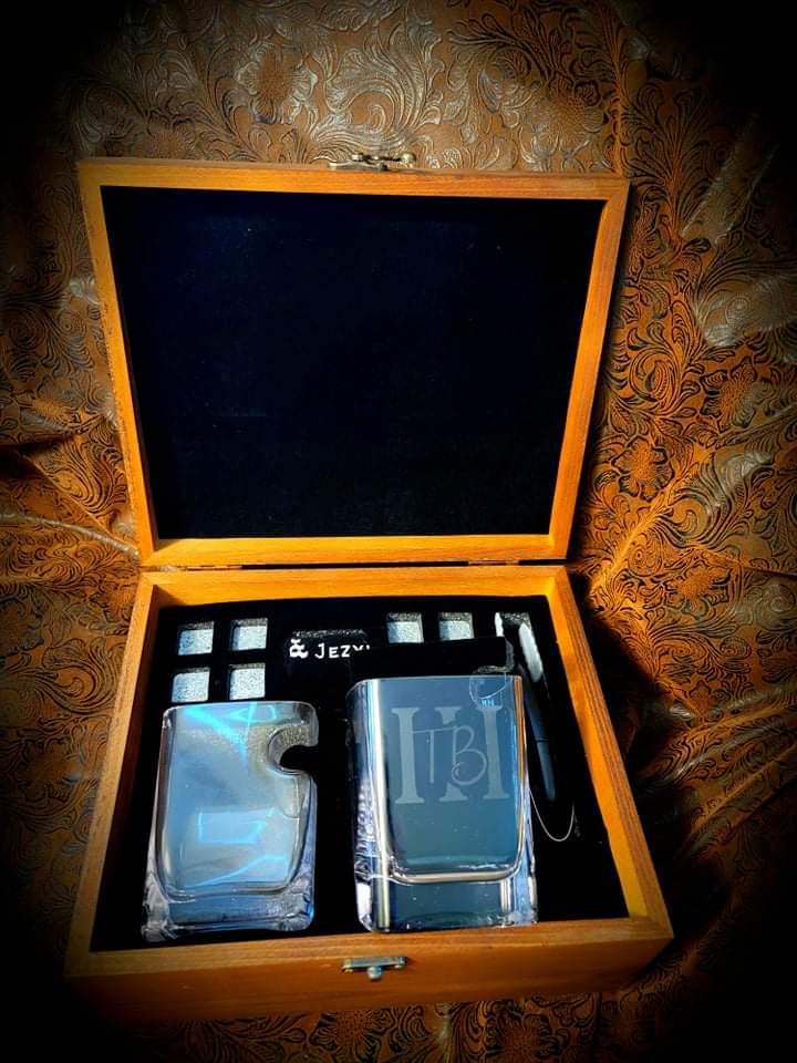 Whiskey Cigar Glass Set - Cigar Holder Glass with Granite Ice Cubes & Cutter - Luxury Gift for Men Who Love Whiskey & Cigars - Premium Gift Box for Dad, Husband, or Groomsmen customer photo 1
