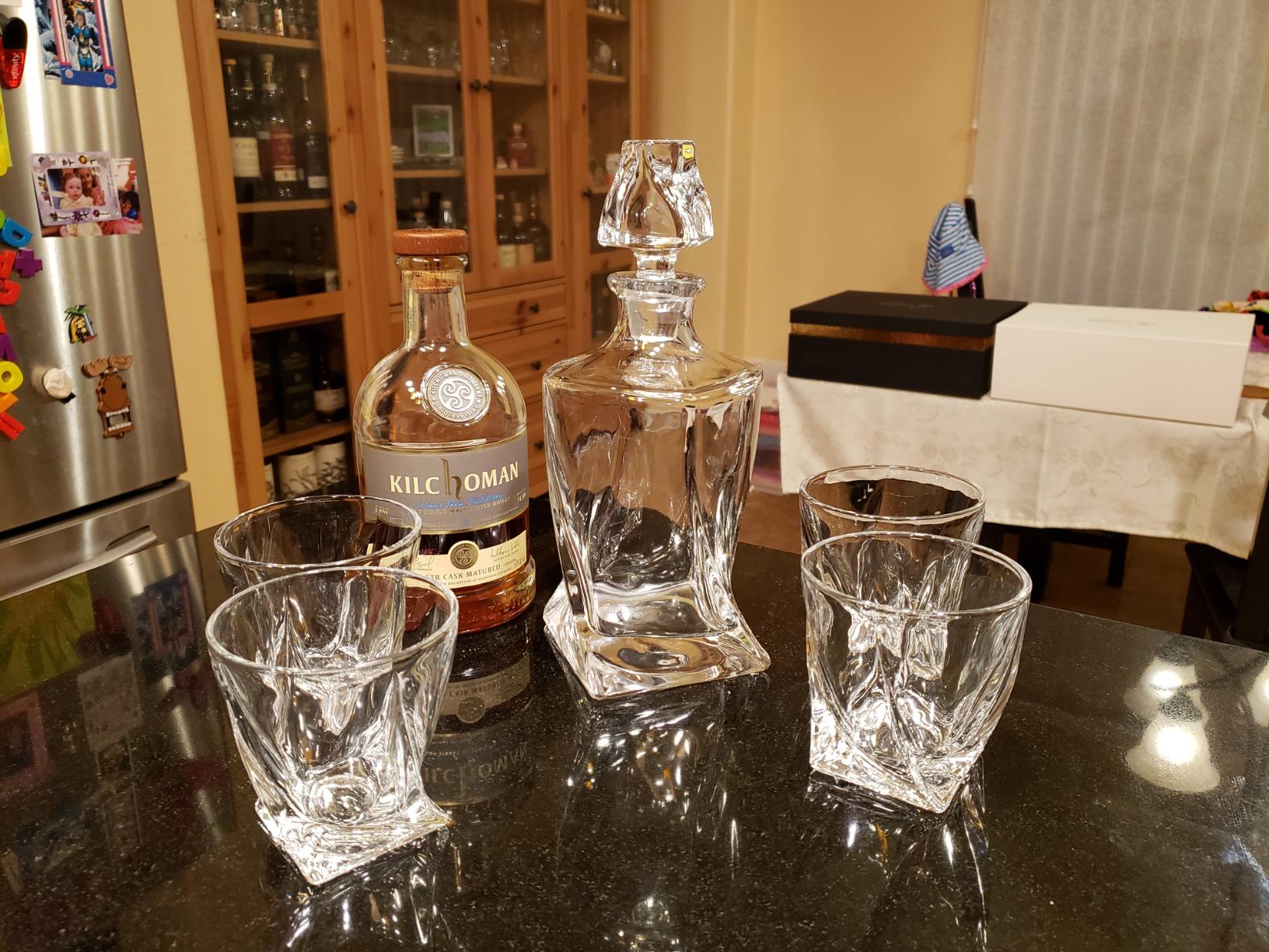 LIGHTEN LIFE Whiskey Decanter Set for Men - Whiskey Decanter with 4 Whiskey Glasses in Gift Box customer photo 2