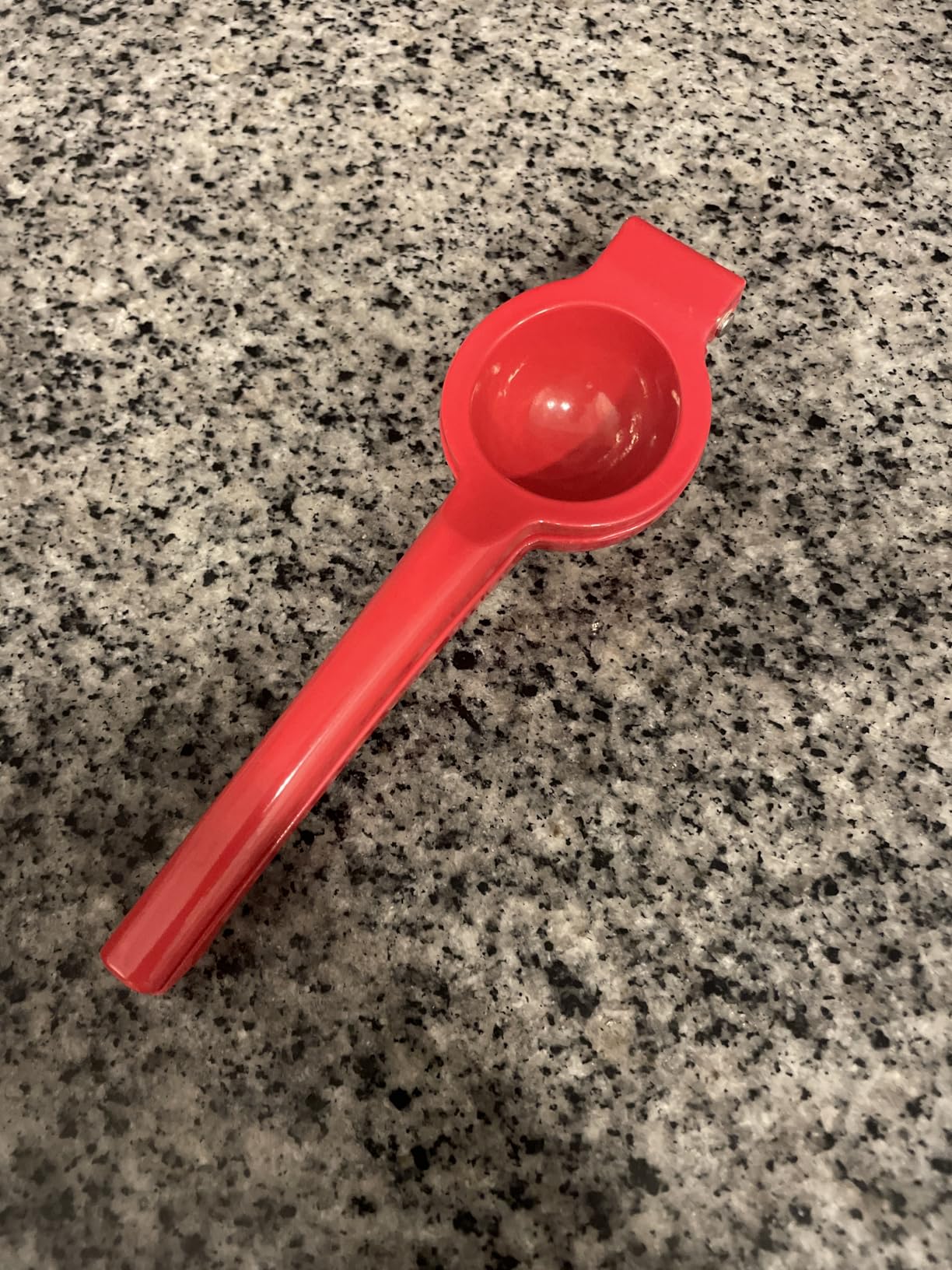 Zulay Metal Lime Squeezer - Heavy-Duty Citrus Juicer for Maximum Juice Extraction - Easy Manual Press for Limes & Lemons - Durable & Ergonomic Hand Juicer - Green customer photo 1