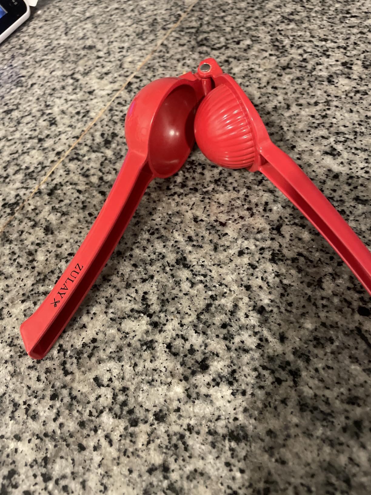 Zulay Metal Lime Squeezer - Heavy-Duty Citrus Juicer for Maximum Juice Extraction - Easy Manual Press for Limes & Lemons - Durable & Ergonomic Hand Juicer - Green customer photo 2