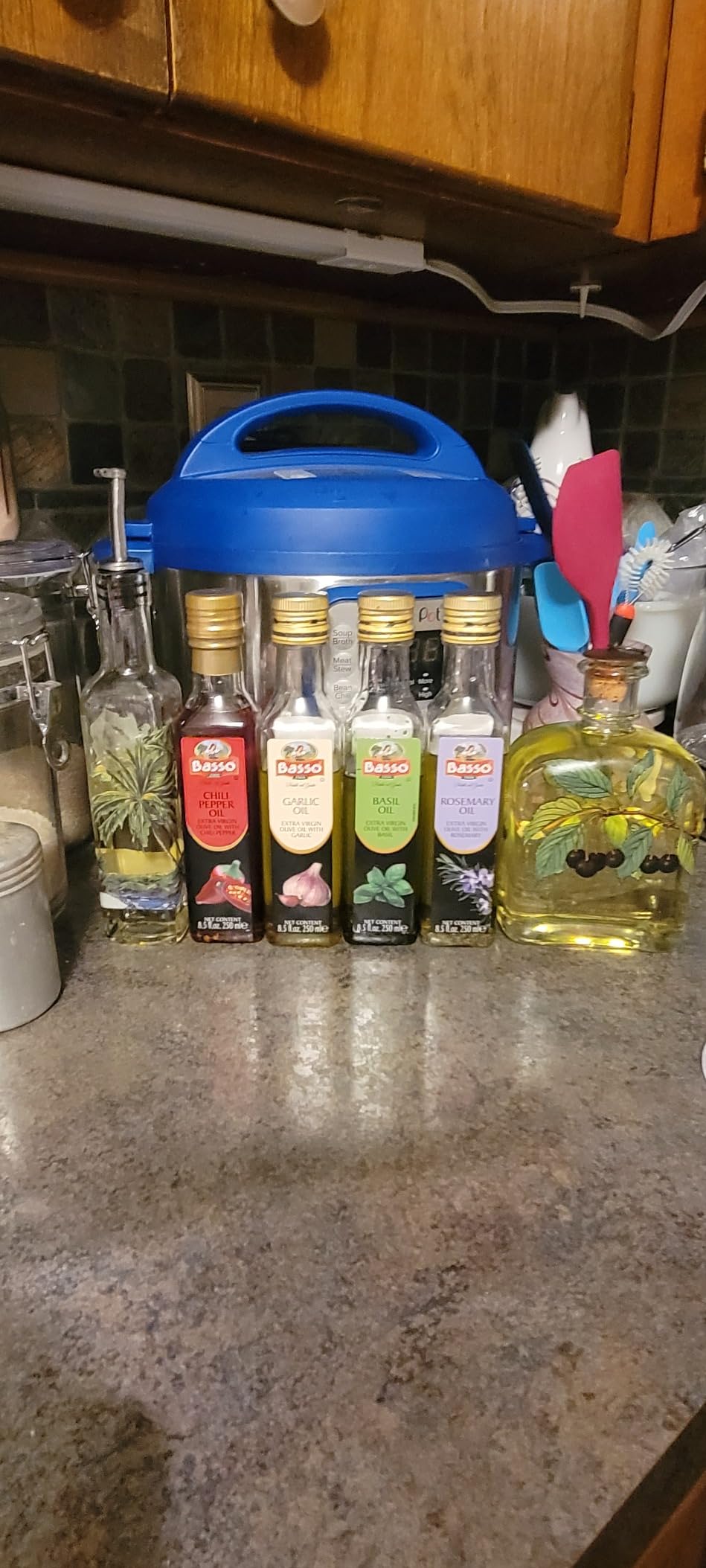 BASSO 1904 - Extra Virgin Olive Oil Gift Set, Experience 5 Olive Oil Varieties, First Cold Pressed, Tasting and Dipping Olive Oil Gift Box, (5 pack x 100 ml) customer photo 1