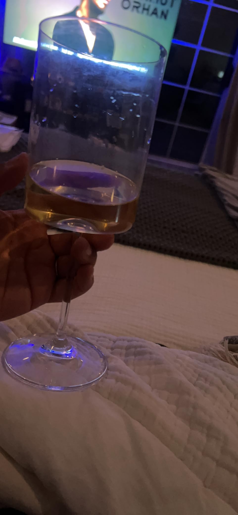 JoyJolt Claire 11.4oz White Wine Glass Set of 2, Elegant Crystal Stemware Stemmed Wine Glasses Made in Europe, Unique and Modern Glasses with Stem customer photo 1