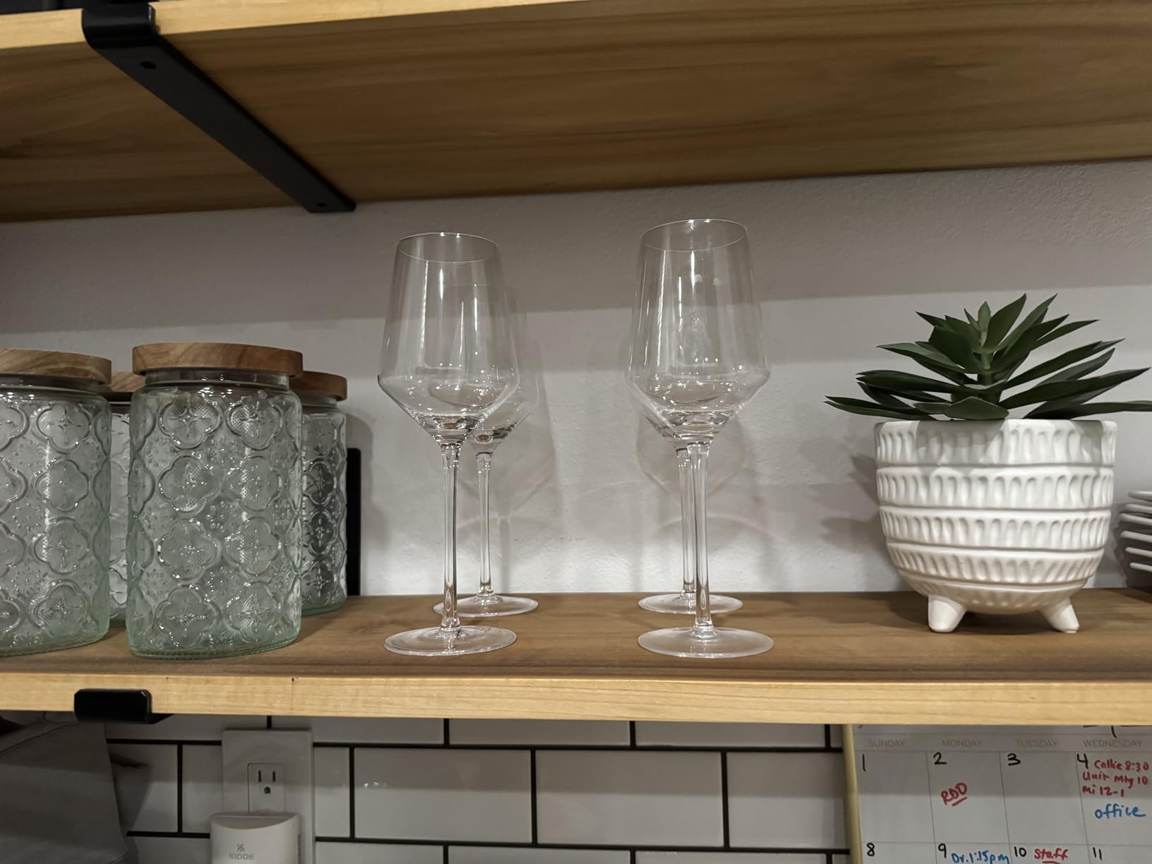 Red Wine Glasses Set of 4, Premium Crystal Wine Glasses Hand Blown, 15 oz, Thin Rim, Long Stem - Amazon's Choice customer photo 2