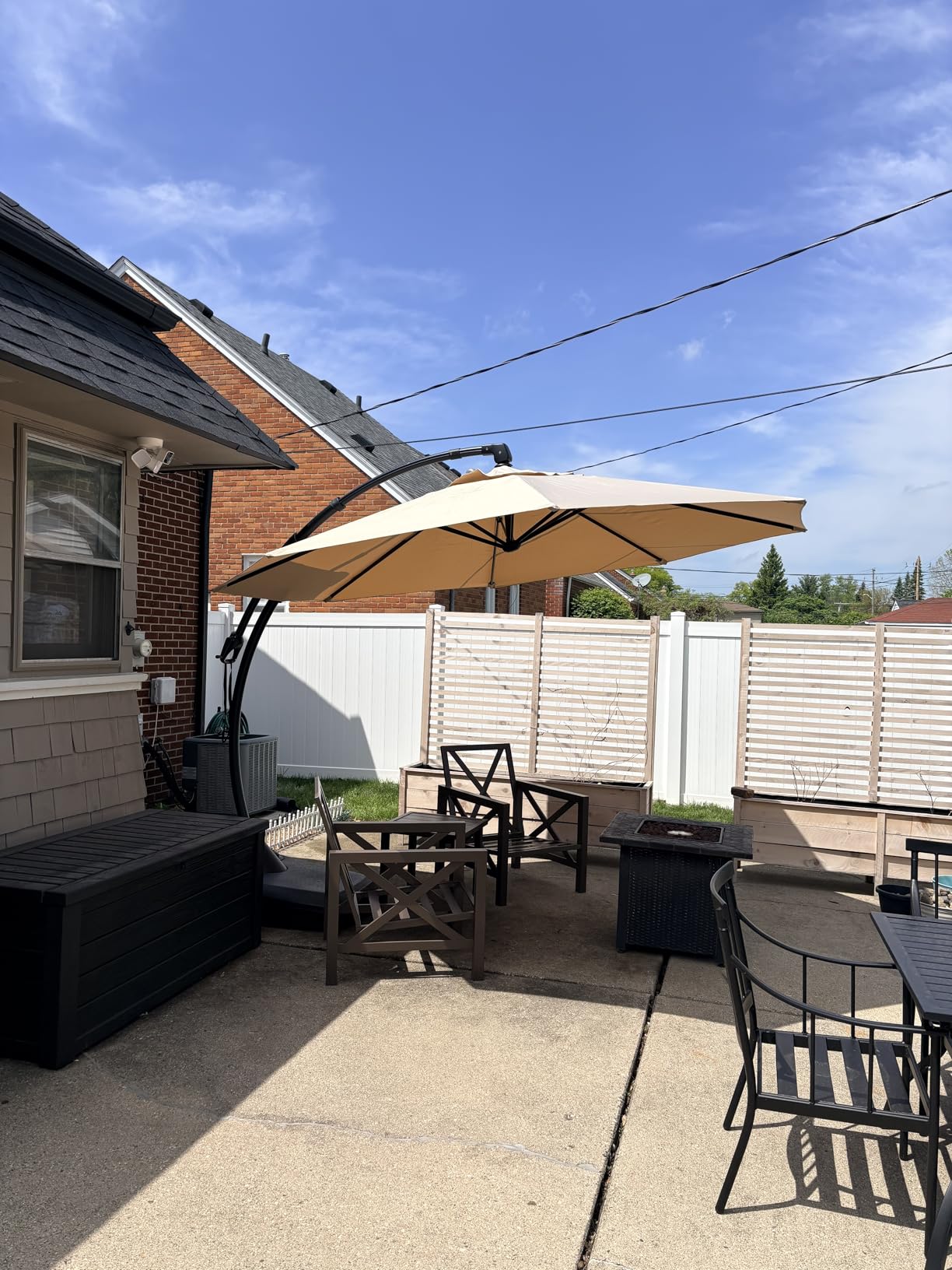 Grand patio 11FT Cantilever Umbrella with Base Outdoor Large Round Aluminum Offset Umbrella for Patio Garden Backyard (Champagne, 11 FT) customer photo 1