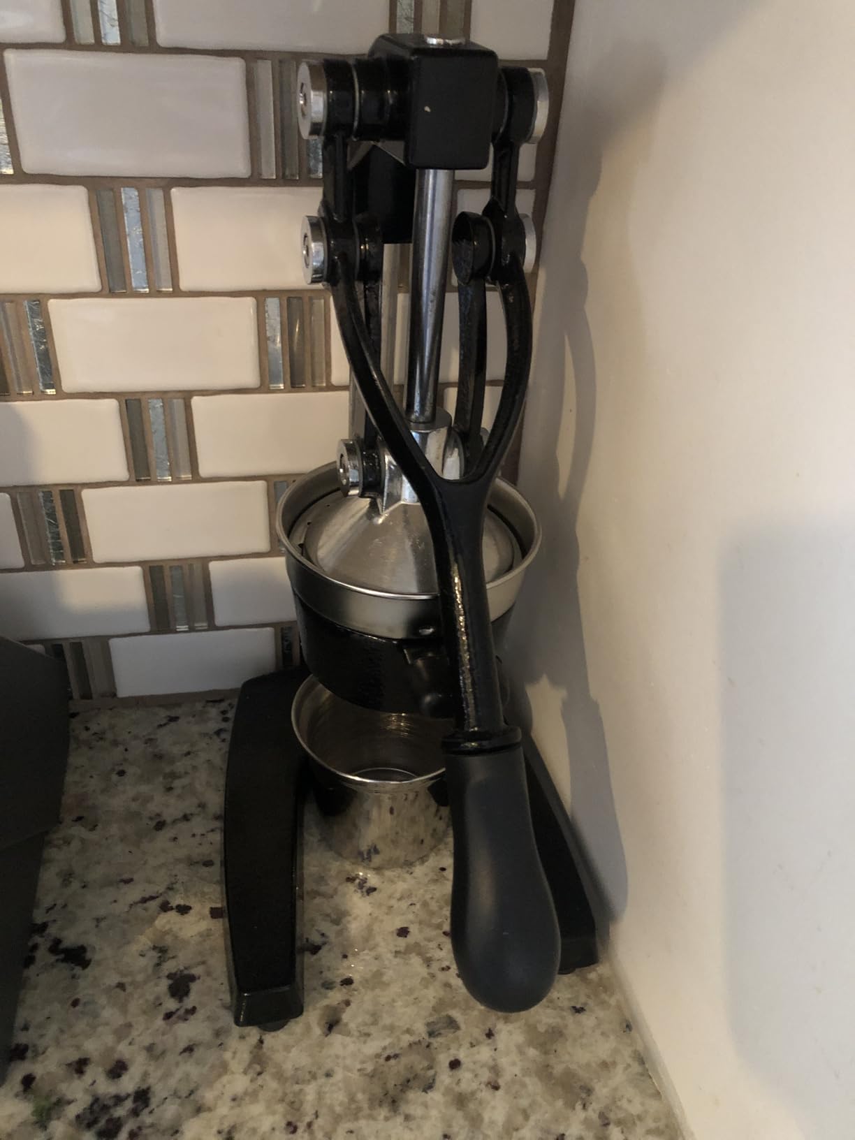 Eurolux Ultra-Premium Cast Iron Juicer | Extra-Large, Heavy Duty, Commercial Grade, Stainless Steel Manual Hand Press Citrus Squeezer For Fresh Orange Juice, Pomegranate, Lemon, and Much More (Black) customer photo 2