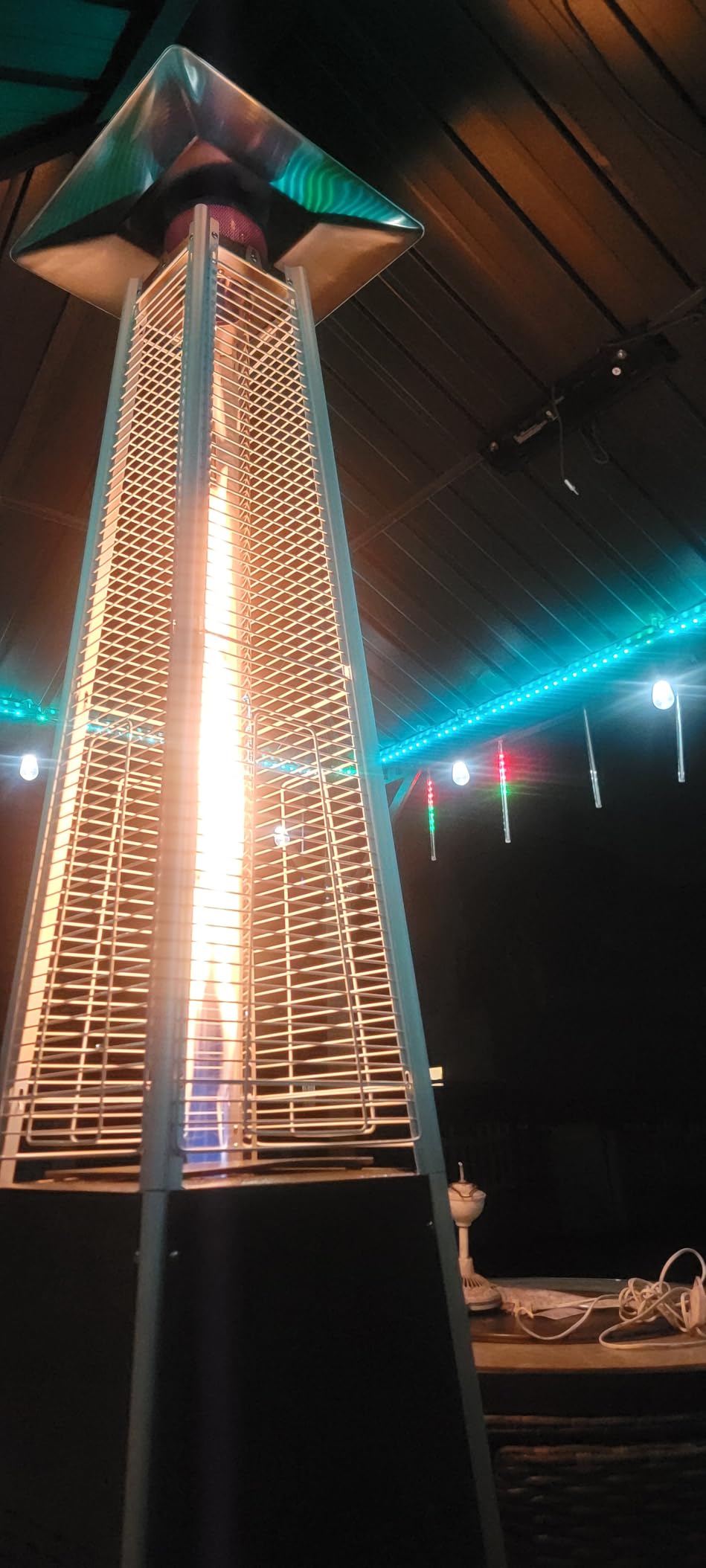 Pamapic 48,000 BTU Pyramid Flame Outdoor Heater with Cover, Hammered Bronze customer photo 1