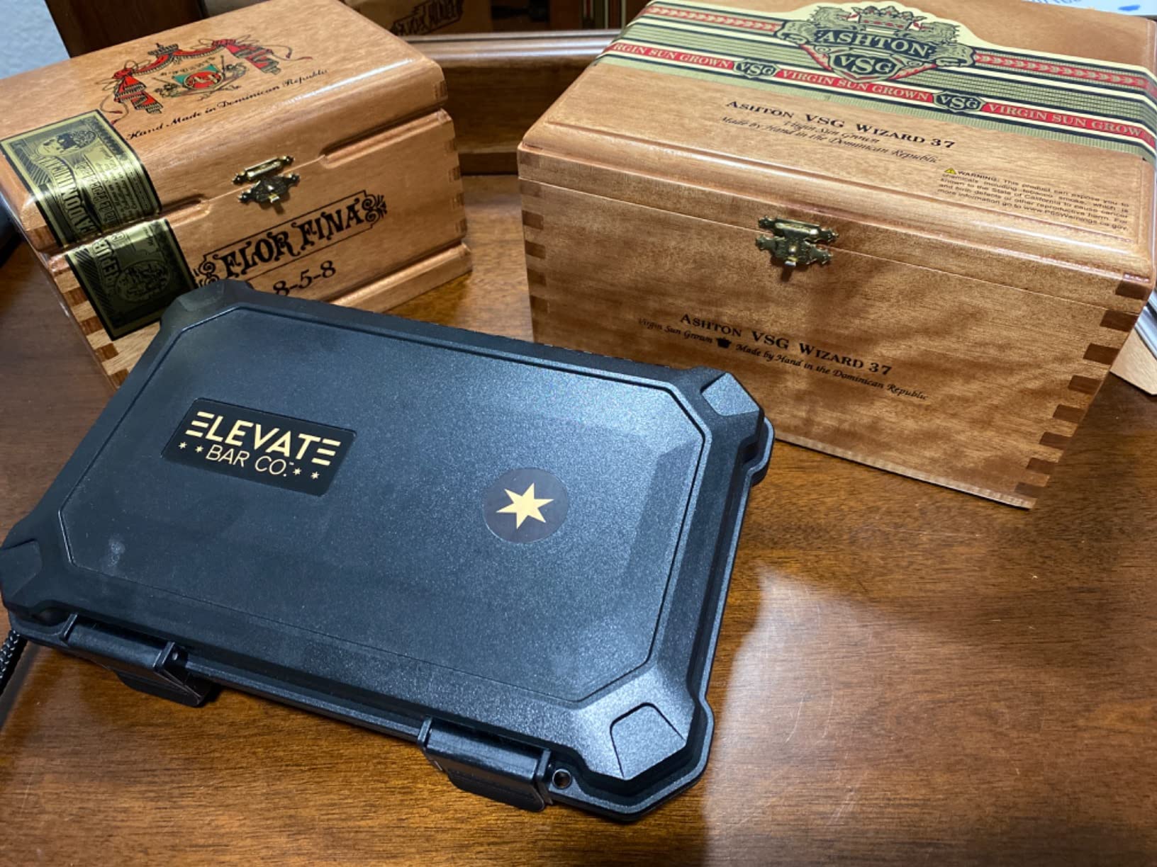 Travel Humidor Cigar Carrying Case - 5- Count- Waterproof, Crushproof, Airtight Seal, Durable Black Portable Case customer photo 1