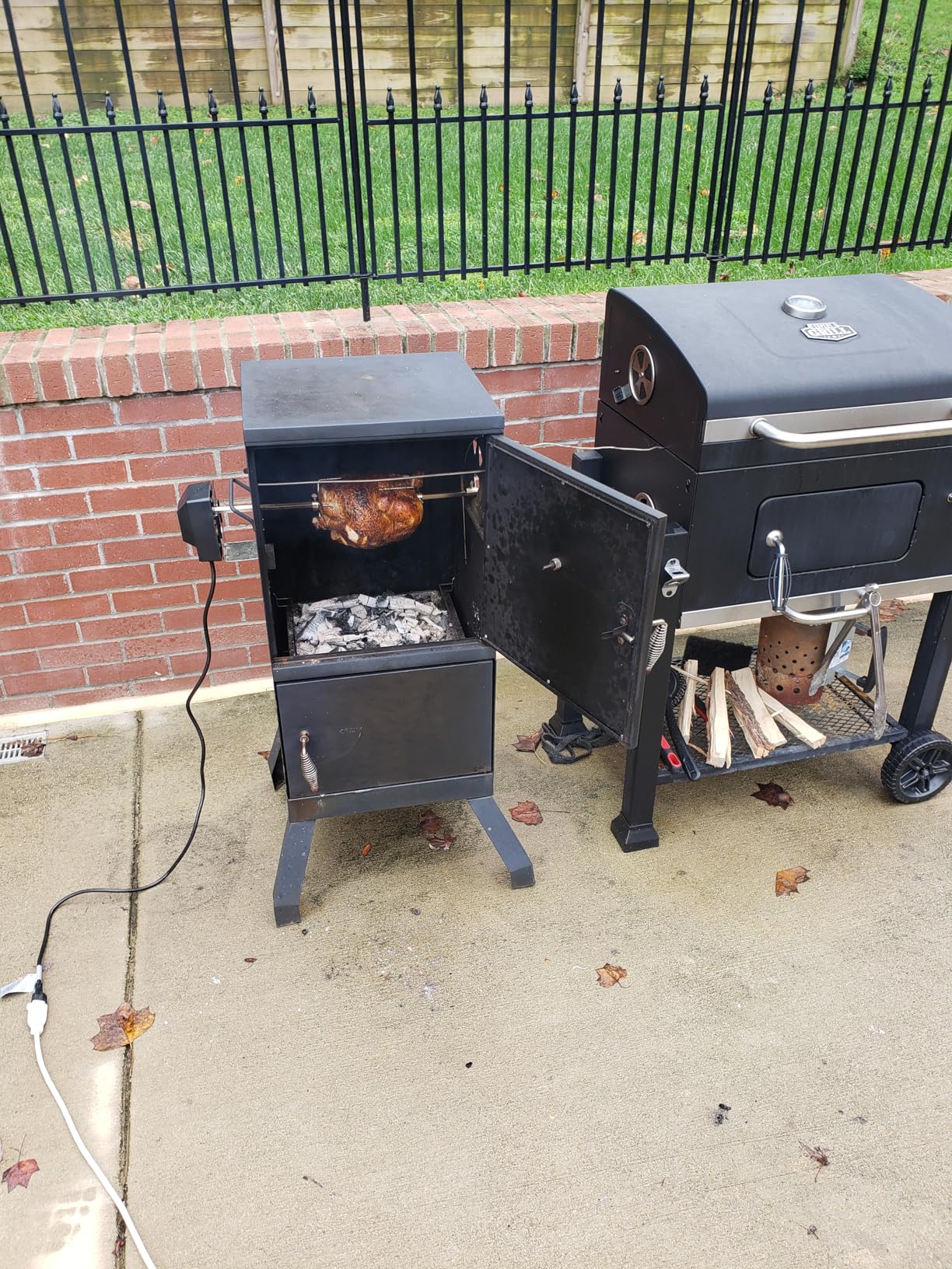 Dreyoo Universal Rotisserie Grill Kit, 360 Degree Automatic Rotating Rotisserie Kit with 120V 4W Motor, 28'' Spit Rod, 2 x 4 Forks, Complete Holders and Fixing Screw for Backyard Camping Grills customer photo 1