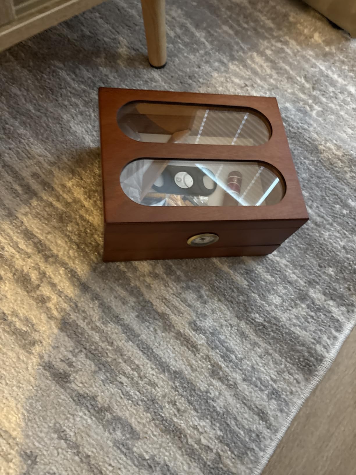 COOL KNIGHT Cigar Humidor with Front Hygrometer, Humidifier and Accessory Drawers - Tempered Glass Top Cigar Humidor Box - Spanish Cedar Humidor - Desktop Humidor That Can Hold 20-35 Cigars customer photo 1
