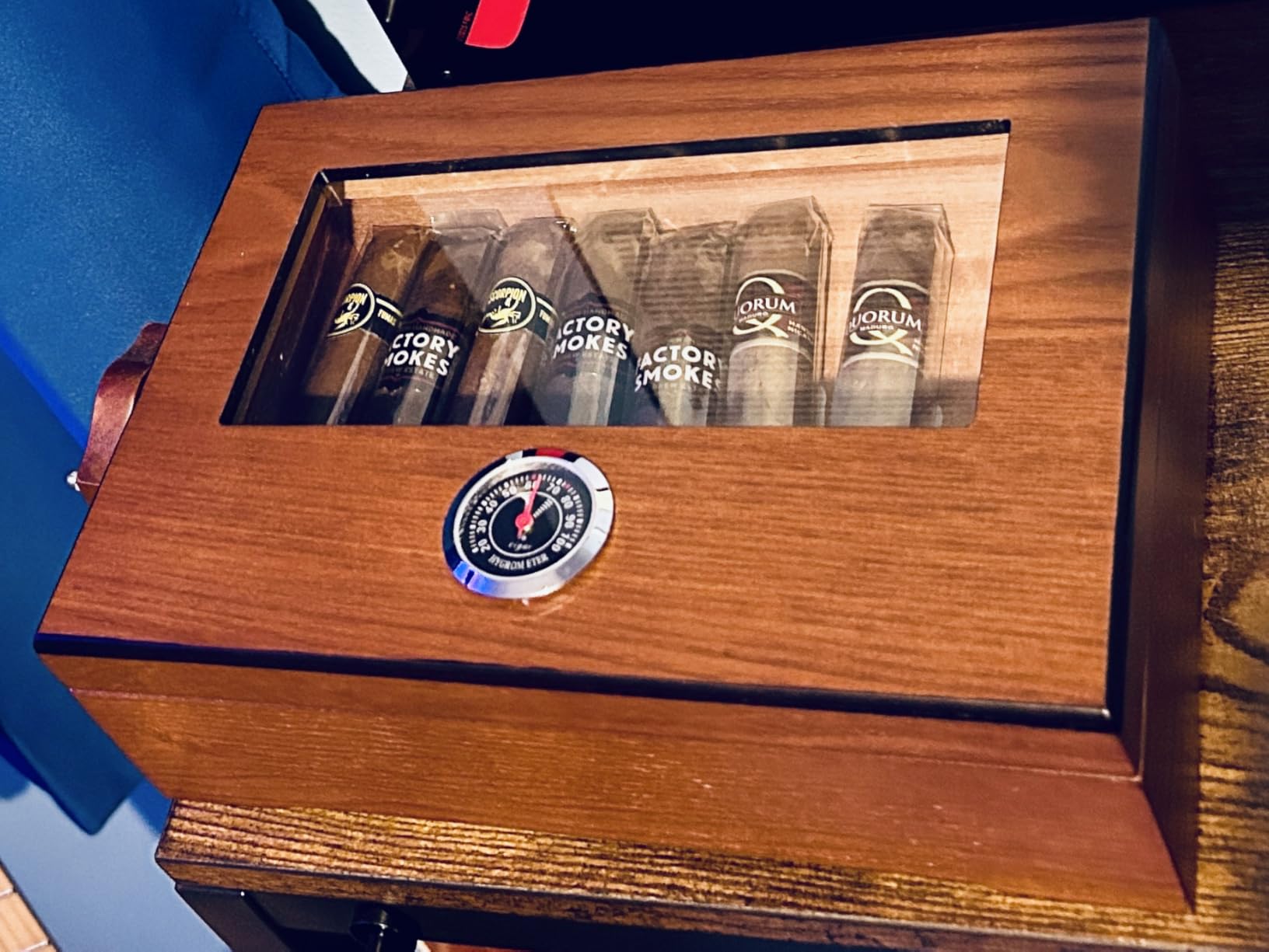 TISFA Cigar Humidor, Glass Top Cigar Box with Hygrometer Humidifier and Divider, Desktop Cedar Wood Storage Case Holds 20-30 Cigars customer photo 2