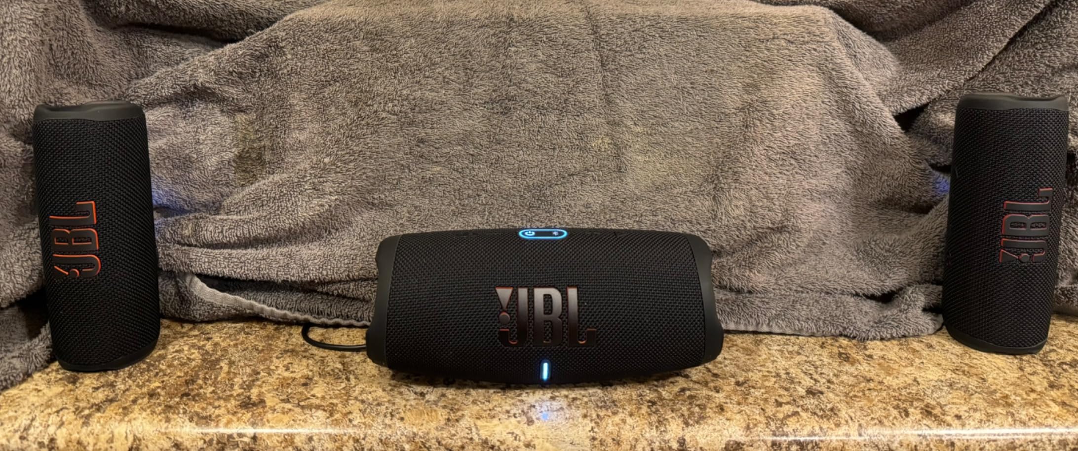 JBL Flip 6 - Portable Bluetooth Speaker, powerful sound and deep bass, IPX7 waterproof, 12 hours of playtime, JBL PartyBoost for multiple speaker pairing for home, outdoor and travel (Blue) customer photo 1