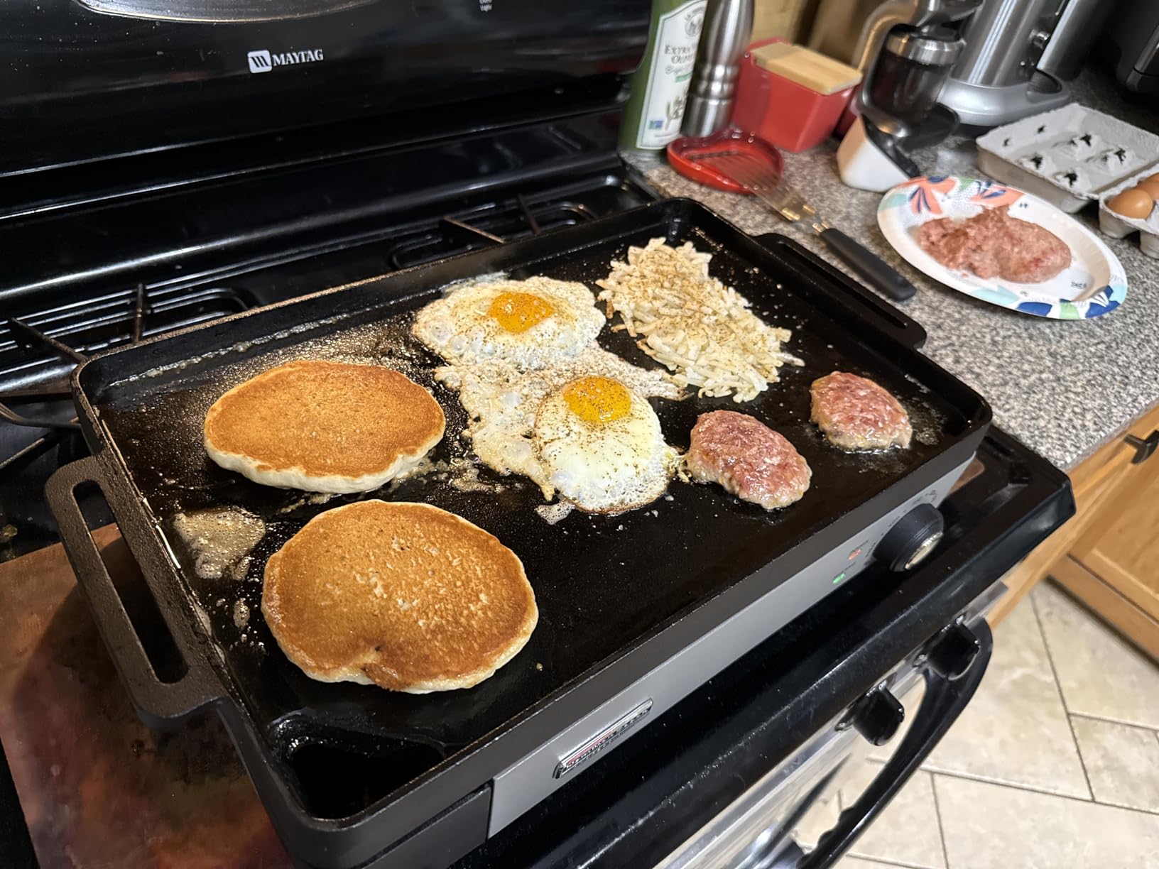 Hamilton Beach Professional Cast Iron Indoor Electric Grill & Griddle, 10 x 16 Preseasoned Cooking Surface, Adjustable Temperature up to 450 F customer photo 1