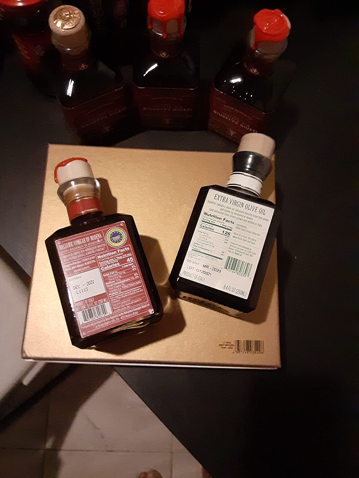 Giusti Balsamic Vinegar of Modena IGP and Cold Pressed Extra Virgin Olive Oil, Gran Deposito Aceto Balsamico Gift Box from Italy - 2 x 8.45 fl oz (2 x 250 ml) customer photo 1