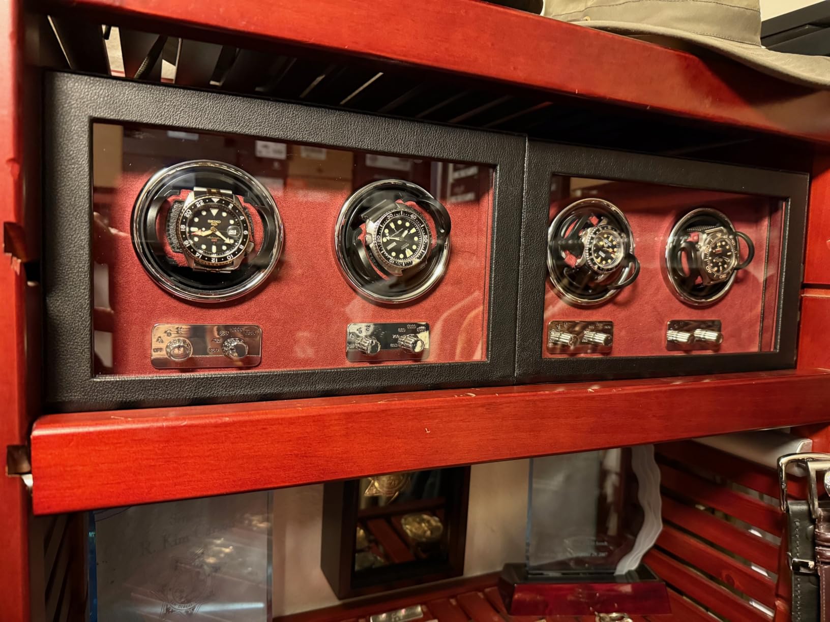 ROTHWELL Double Watch Winder for Automatic Watches with Quiet Motor, Multiple Speeds and Rotation Settings (Black/Grey) customer photo 2