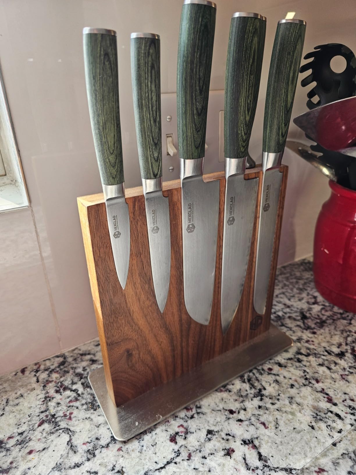 HexClad Essential Knife Set, 6-Piece, Japanese Damascus Stainless Steel Blades, Full Tang Construction, Pakkawood Handles customer photo 1