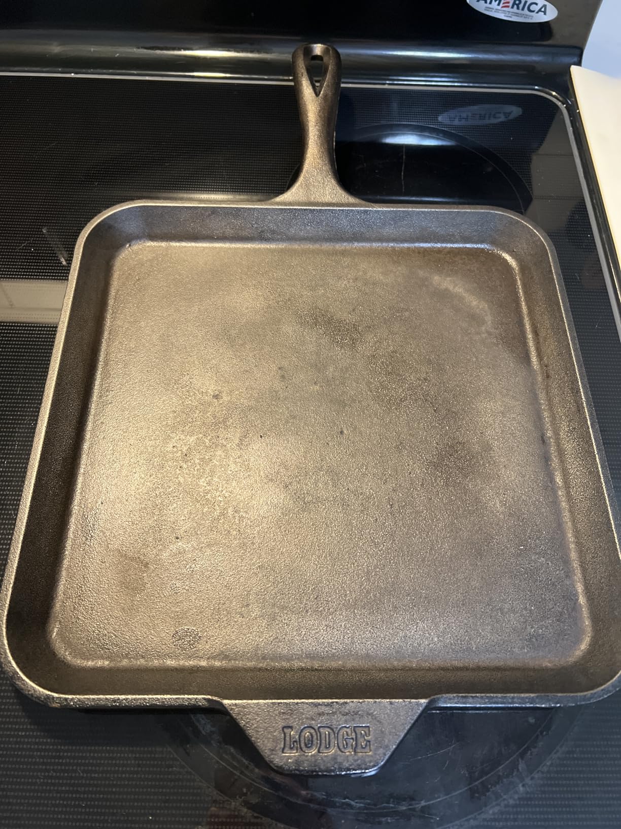 Lodge Seasoned Cast Iron Square Griddle - 11 Inches - Durable Pan for Pancakes, Eggs, Bacon & Grilling Favorites customer photo 1