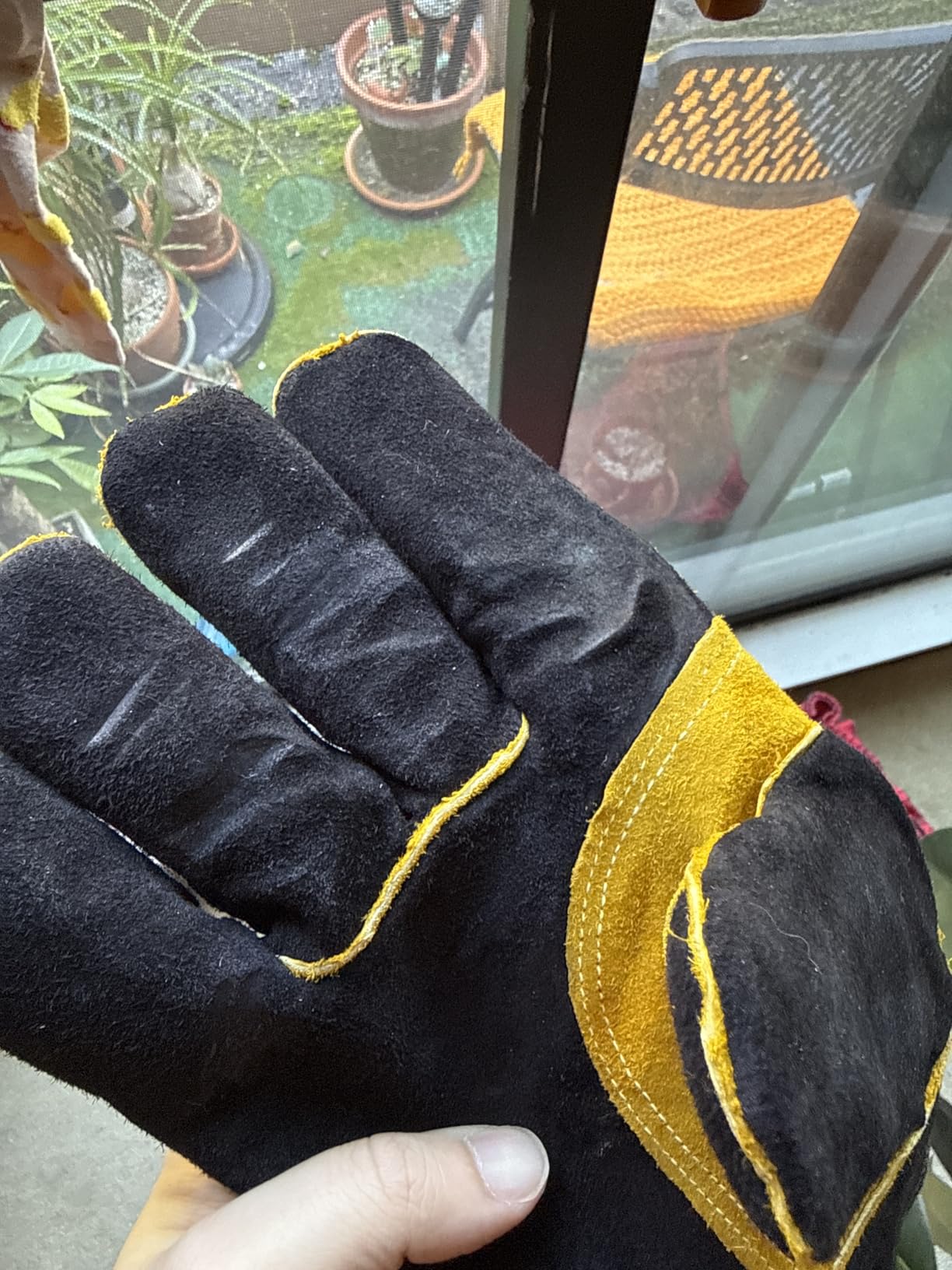 Ooni Grill Gloves - Heat and Fire Resistant, Protective Heat Proof Gloves Perfect for Outdoor Cooking, Grill, Fireplace, Barbecue or Pizza Oven customer photo 2