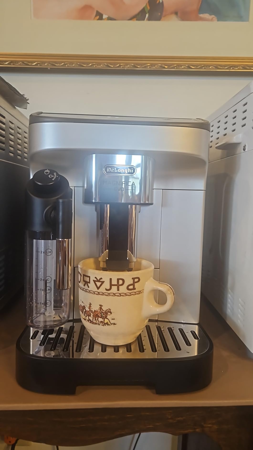 De'Longhi Magnifica Evo Automatic Espresso & Coffee Machine with Auto Milk Frother, Built-in Grinder & Auto-Clean Function - For Latte, Cappuccino, Americano, Iced Coffee, ECAM29084SB, Silver customer photo 1