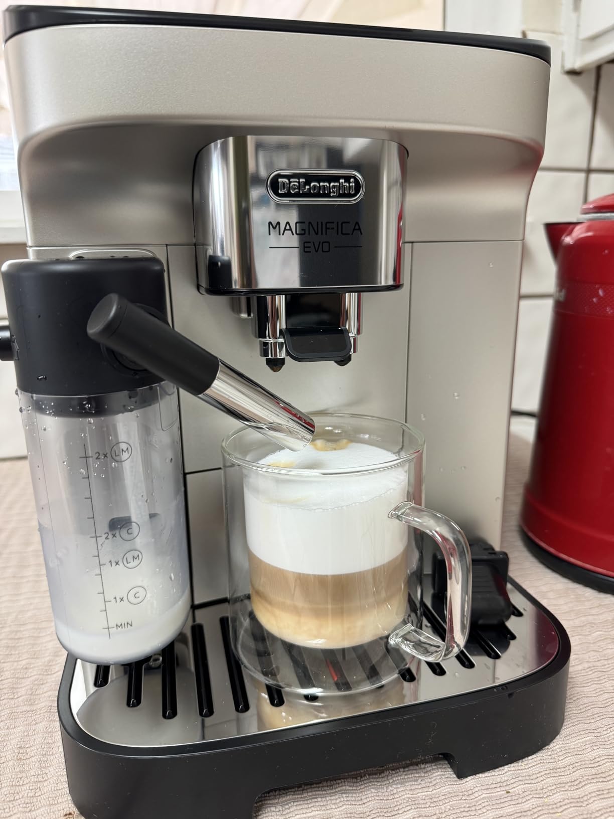 De'Longhi Magnifica Evo Automatic Espresso & Coffee Machine with Auto Milk Frother, Built-in Grinder & Auto-Clean Function - For Latte, Cappuccino, Americano, Iced Coffee, ECAM29084SB, Silver customer photo 2