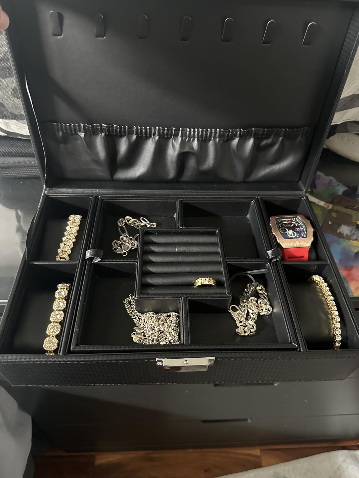 BEWISHOME Mens Jewelry Box Organizer, Jewelry Box for Men Women with 4 Watch Case Removable Tray, Jewelry Display Storage Case, Carbon Fiber Design Earring Ring Bracelet Case, Black SSH07C customer photo 2