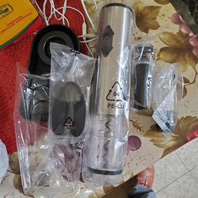 CIRCLE JOY 5-in-1 Electric Wine Opener Gift Set Stainless Steel Electric Wine Bottle Opener Battery Operated Corkscrew with Foil Cutter, Wine Pour, Wine Stopper and Storage Base, Silver customer photo 1