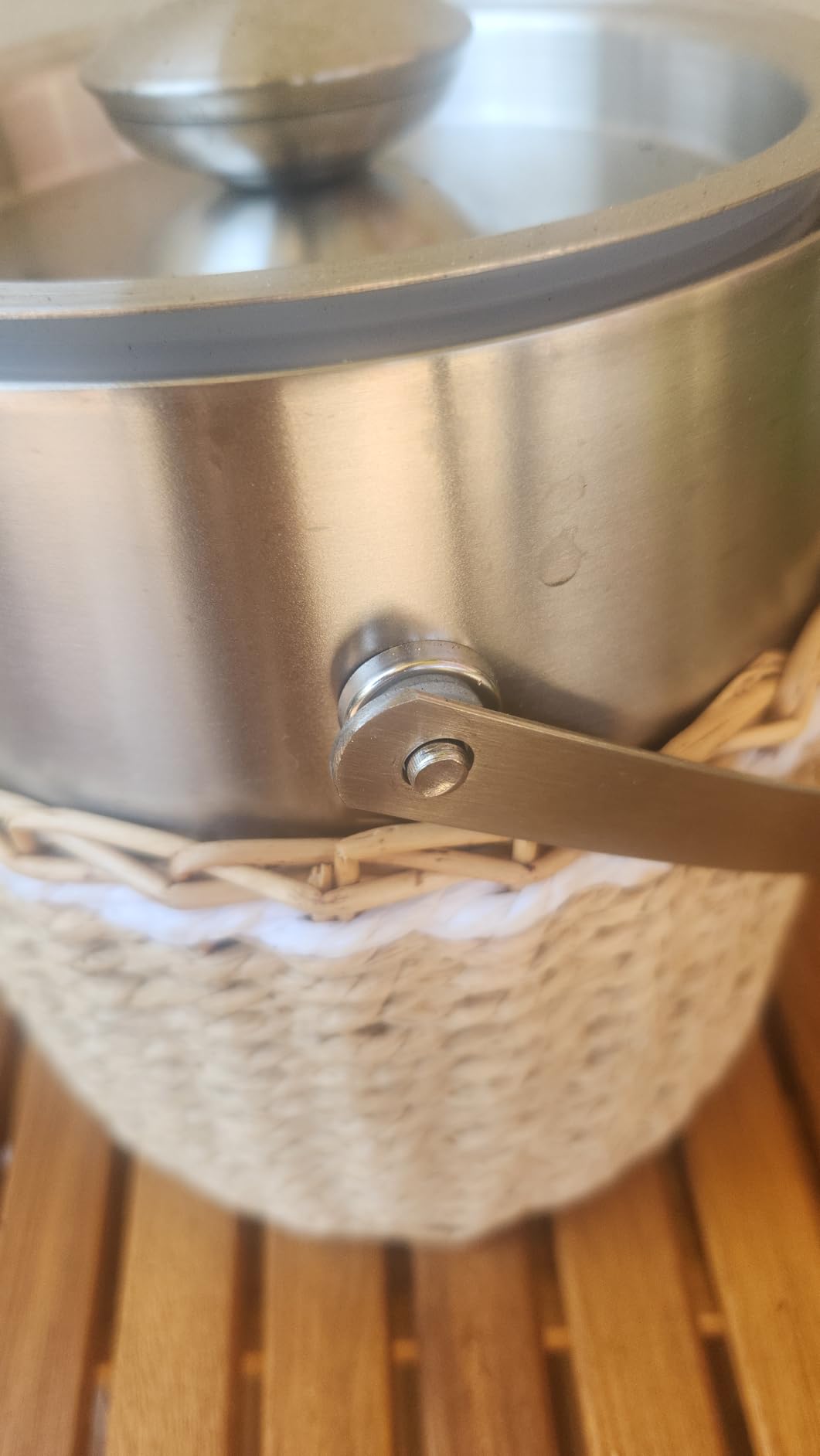 Handwoven 2L Stainless Steel Ice Bucket with Lid and Ice Tongs, Insulated Chilling Bucket Rustic Wicker Paper Rope Design for Home Bar Party Wedding Decor customer photo 1